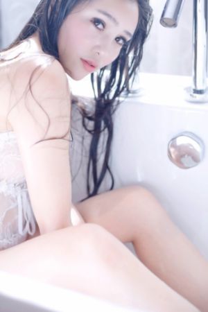 半夜偷偷扒开麻麻的内裤_蓝光高清迅雷在线观看